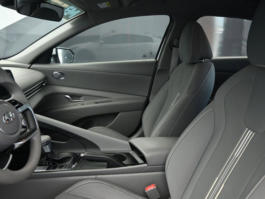 Used 2023 Hyundai Elantra SEL FWD image 22