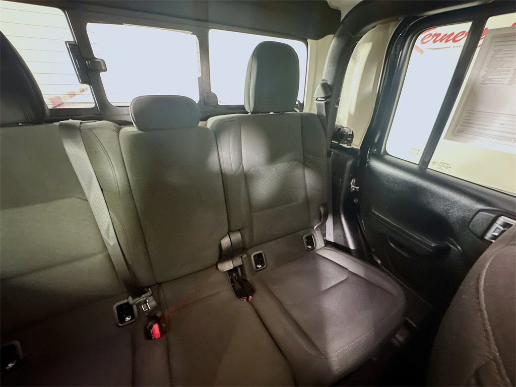 Used 2023 Jeep Gladiator Sport image 14