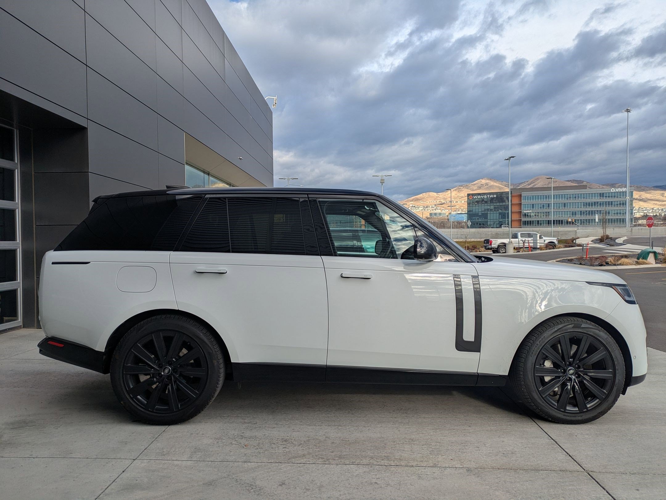 Certified 2023 Land Rover Range Rover SE image 5