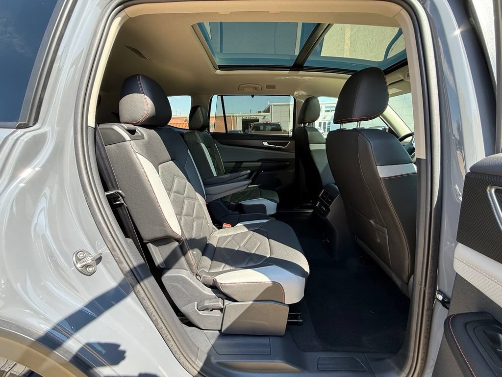 New 2026 Volkswagen Atlas Peak Edition AWD/4WD image 17