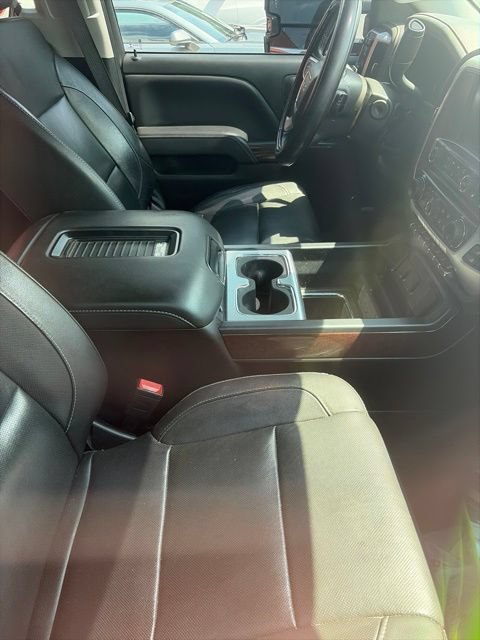Used 2018 GMC Sierra 2500 SLT w/ Duramax Plus Package AWD/4WD image 6