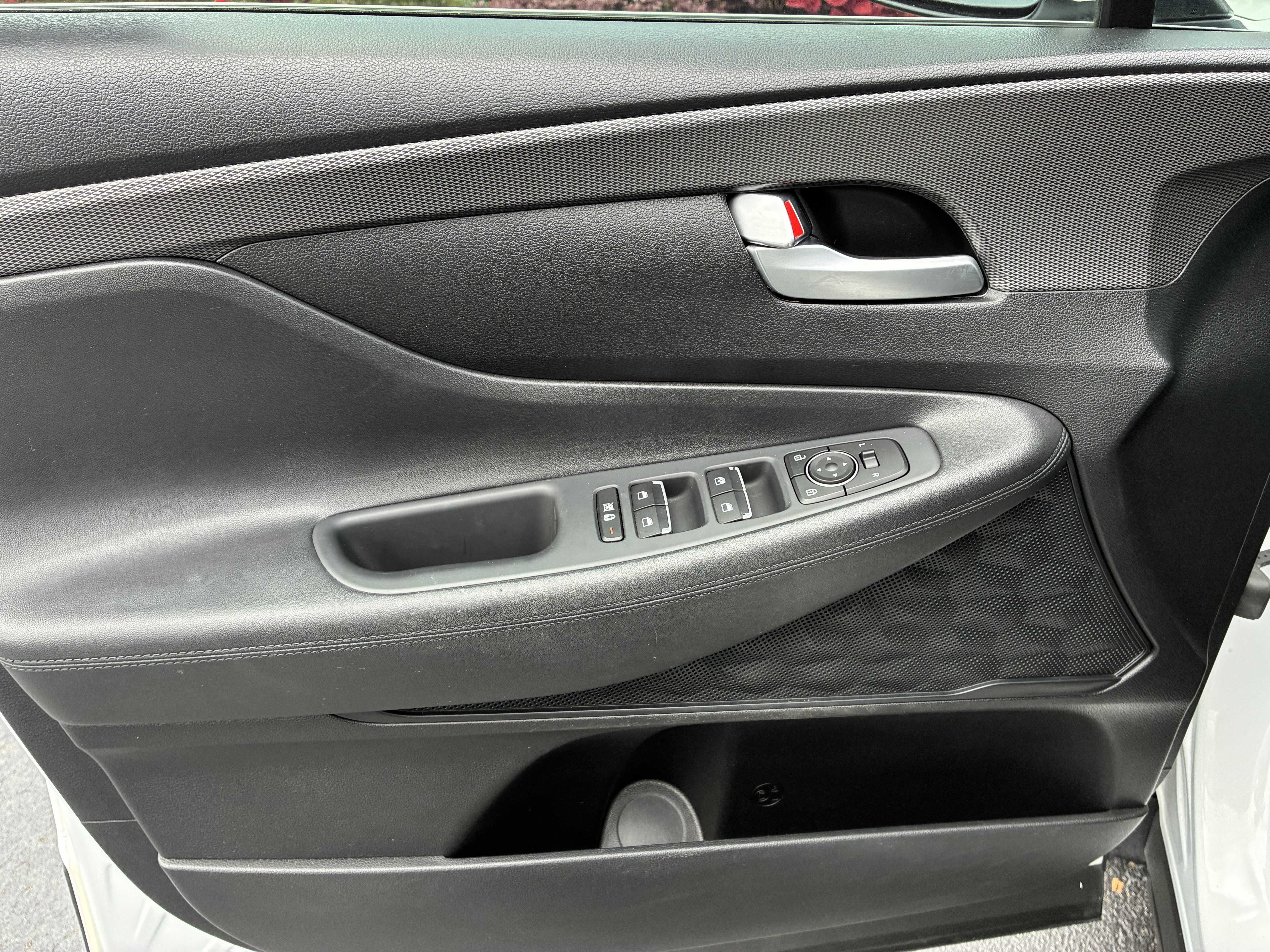 Used 2019 Hyundai Santa Fe SE FWD image 22
