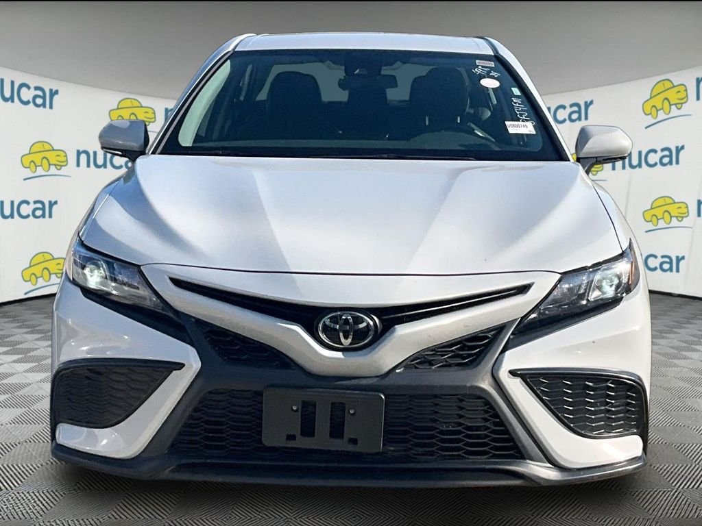 Used 2024 Toyota Camry SE FWD image 2