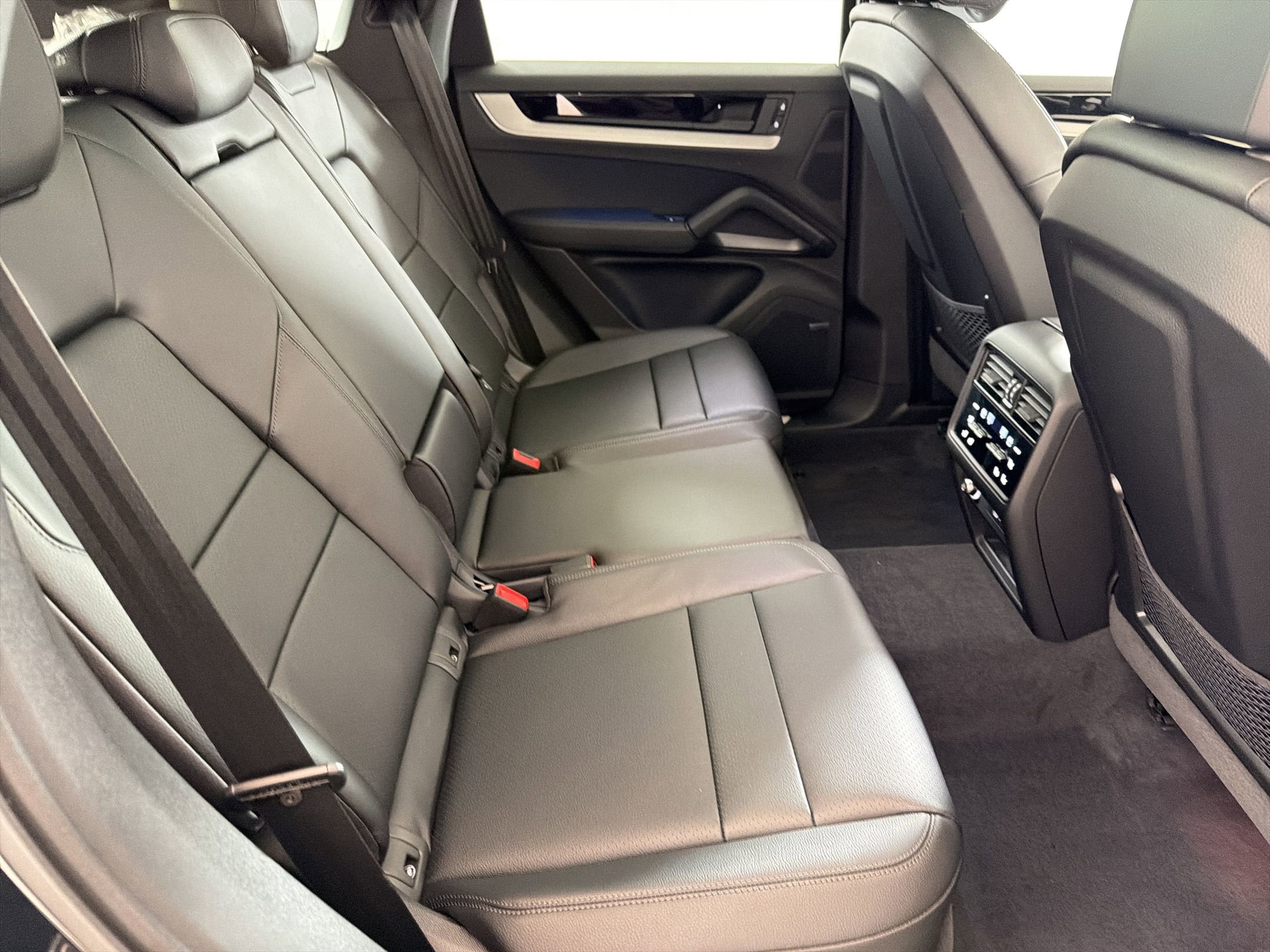 New 2026 Porsche Cayenne image 32