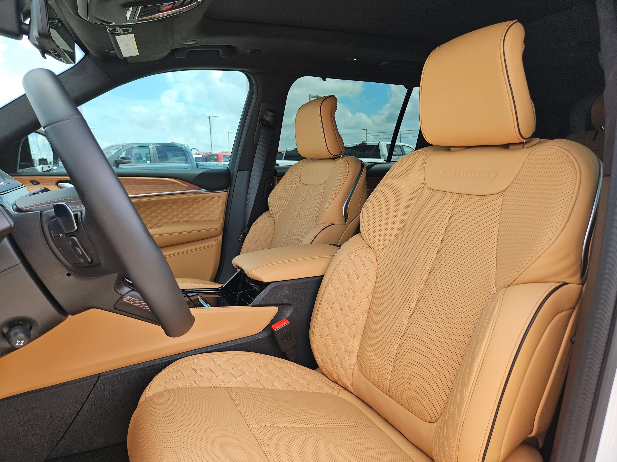 Used 2026 Jeep Grand Cherokee L Summit w/ Advanced Protech Group IV AWD/4WD image 13