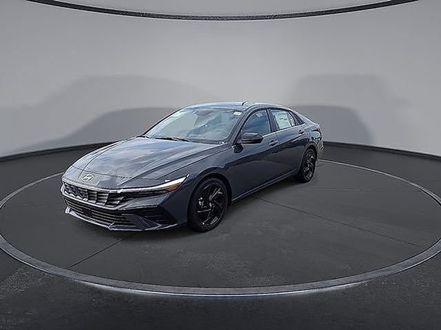 New 2026 Hyundai Elantra SEL Sport Premium FWD image 3