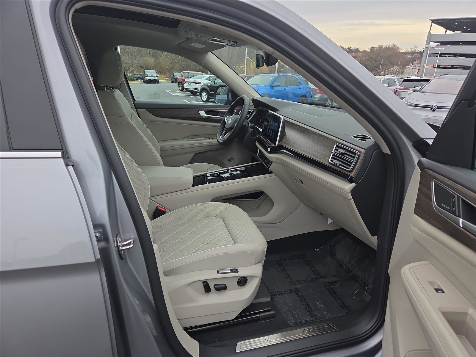 New 2026 Volkswagen Atlas SEL Premium R-Line image 29