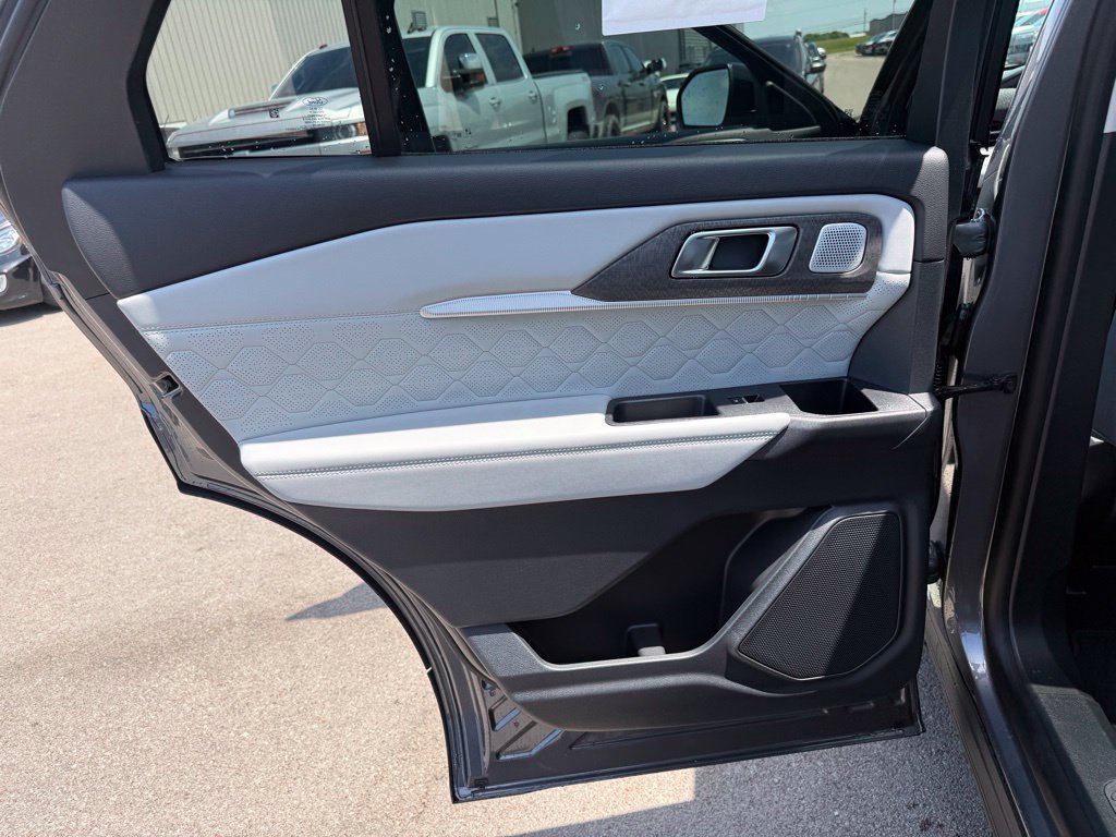 New 2026 Ford Explorer Platinum w/ LUX Leather Package AWD/4WD image 13