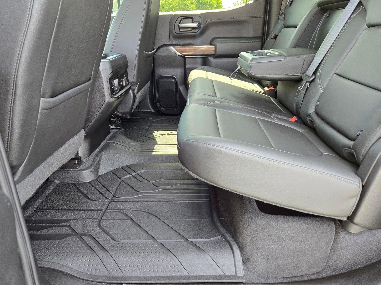 Used 2019 Chevrolet Silverado 1500 LT Trail Boss AWD/4WD image 9