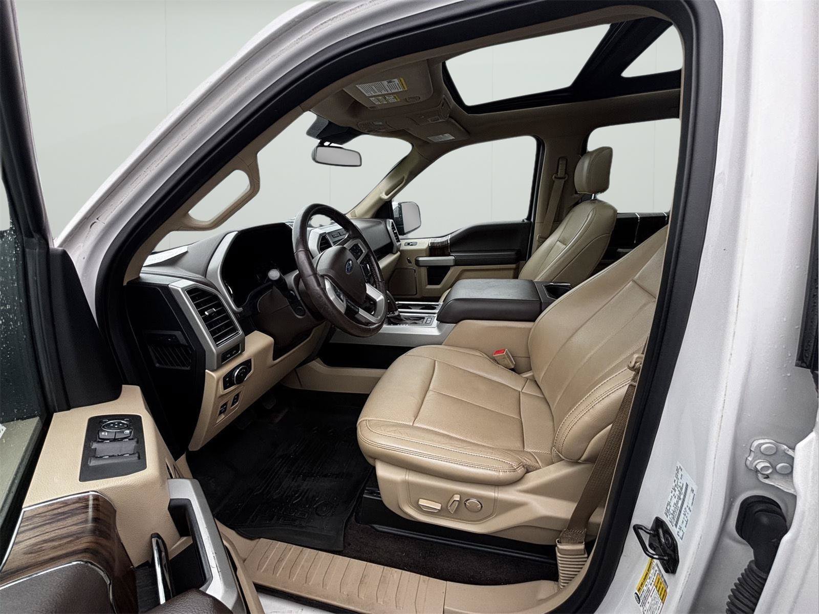 Used 2018 Ford F150 Lariat w/ Equipment Group 502A Luxury AWD/4WD image 12