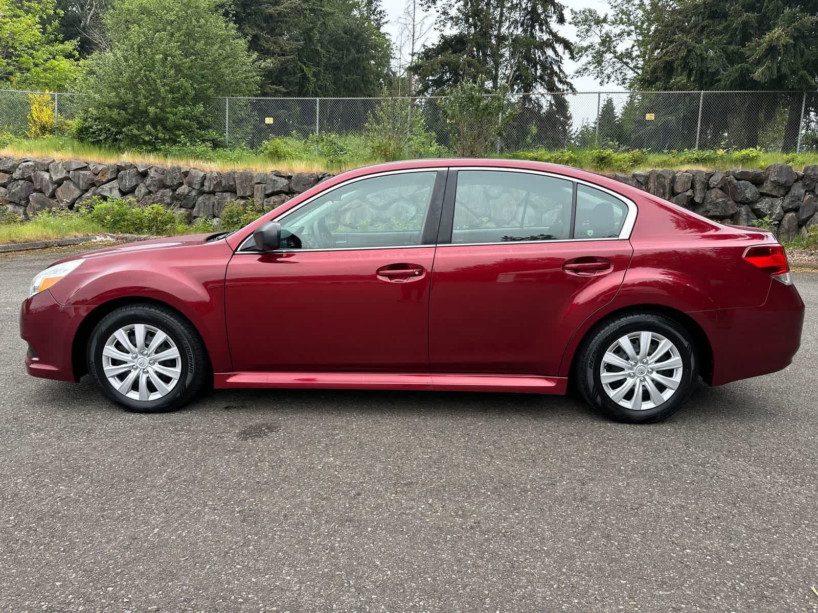 Used 2010 Subaru Legacy 2.5i AWD/4WD image 2