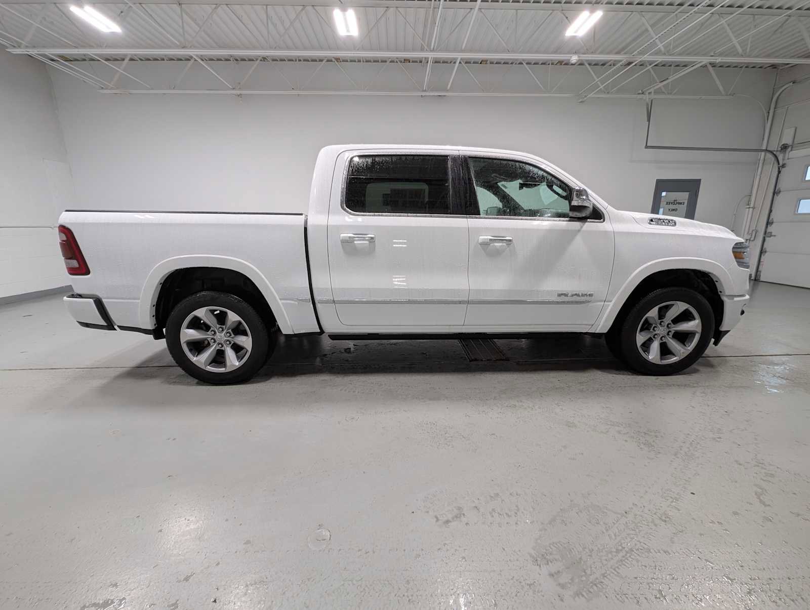 Used 2020 RAM 1500 Limited image 8