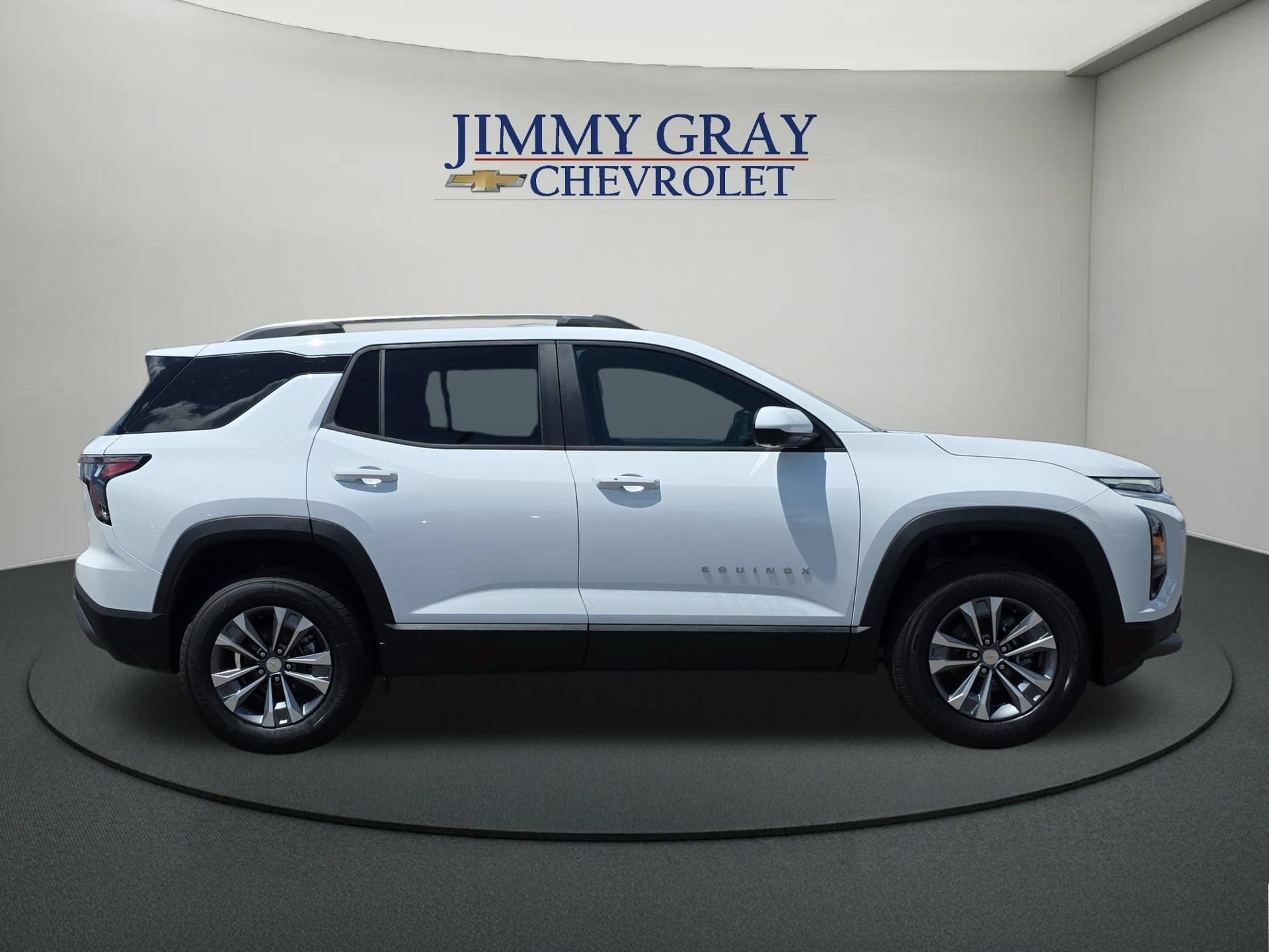 New 2026 Chevrolet Equinox LT w/ Convenience Package II FWD image 6