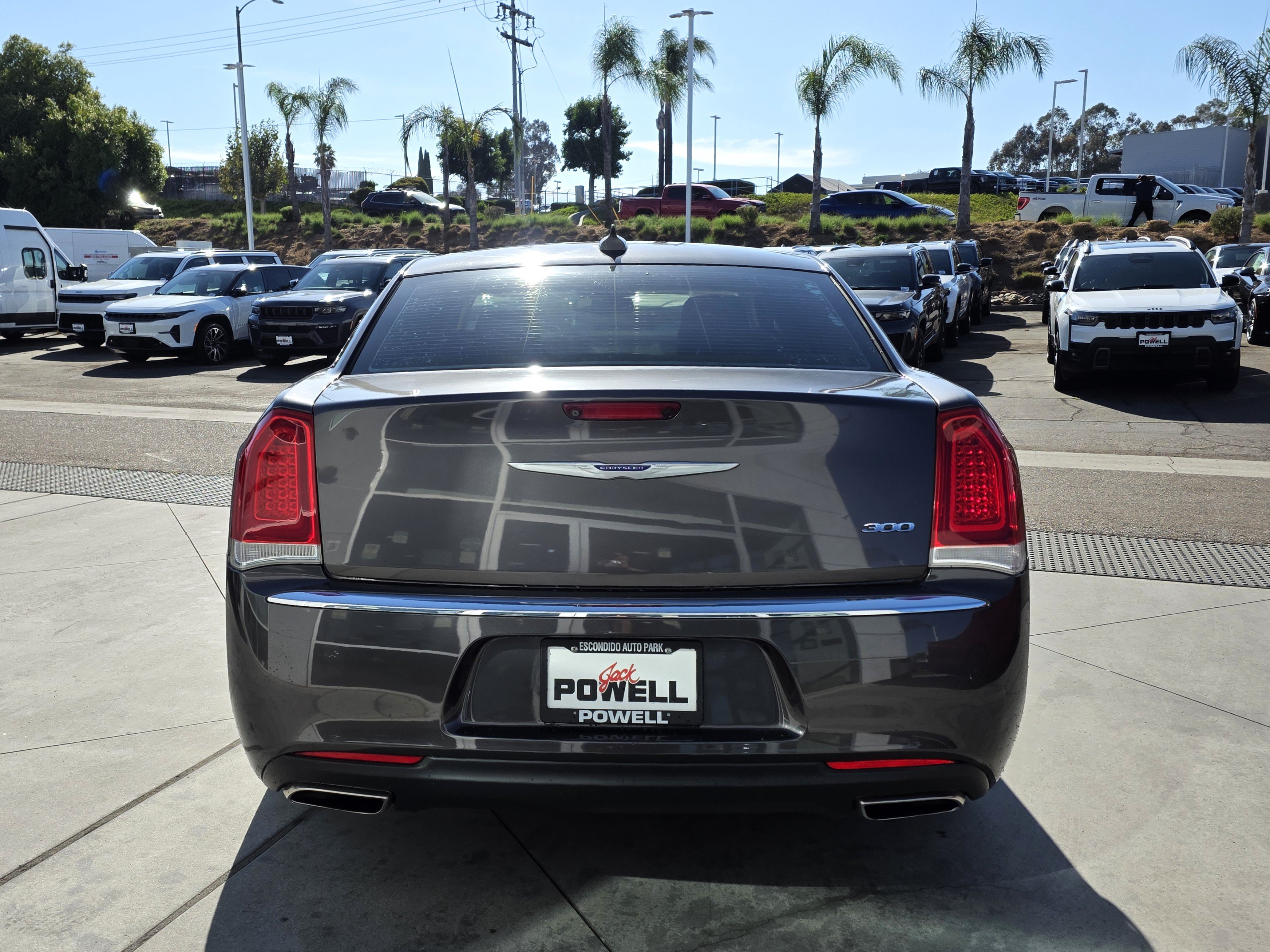 Used 2019 Chrysler 300 Limited RWD image 4