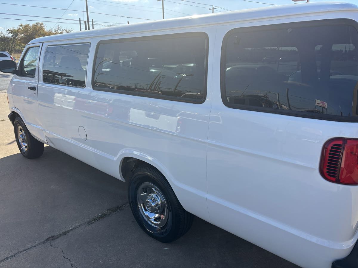 Used 2000 Dodge B3500 image 12