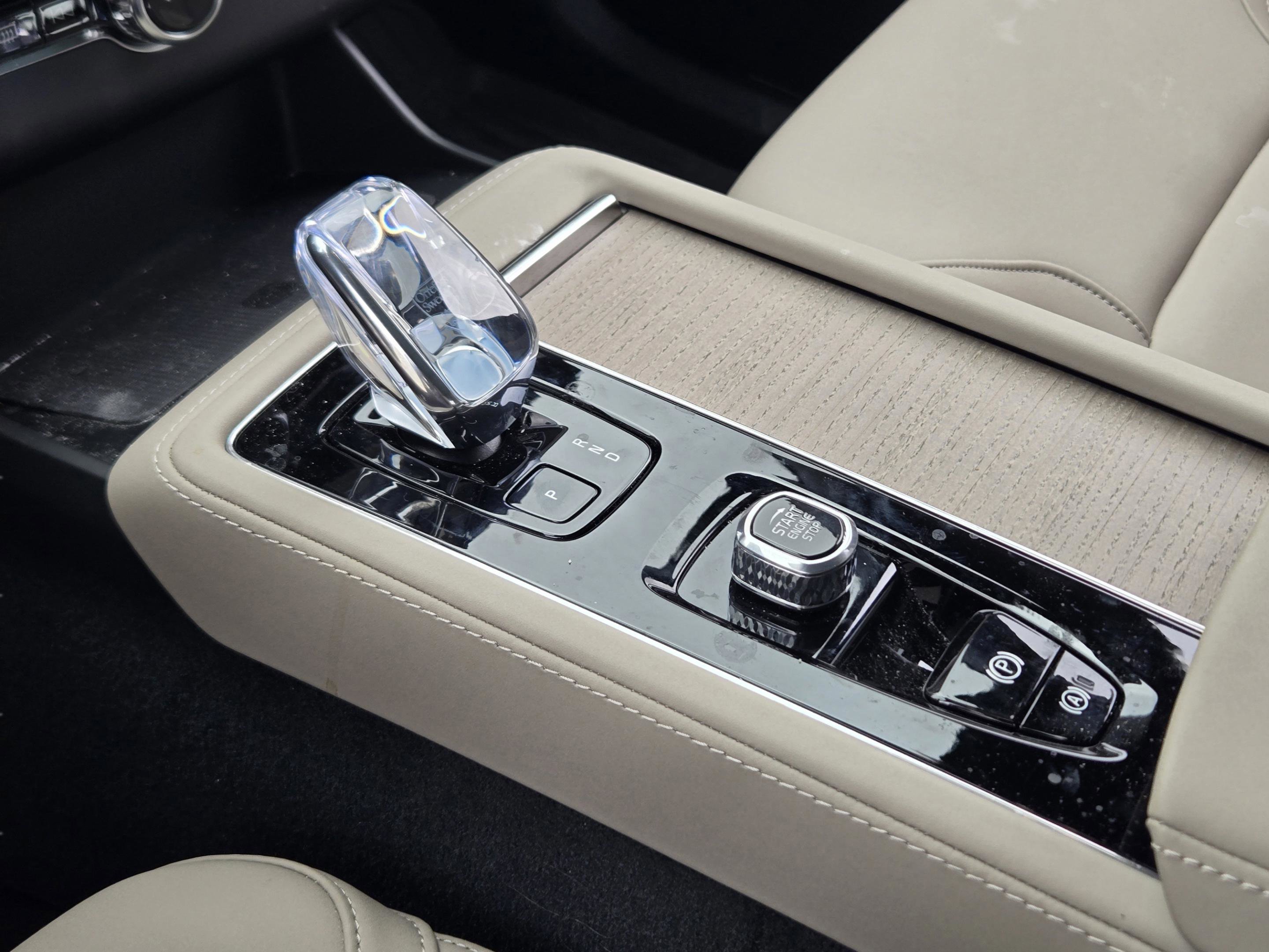 Used 2026 Volvo XC90 B6 Plus w/ Protection Package Premier image 17