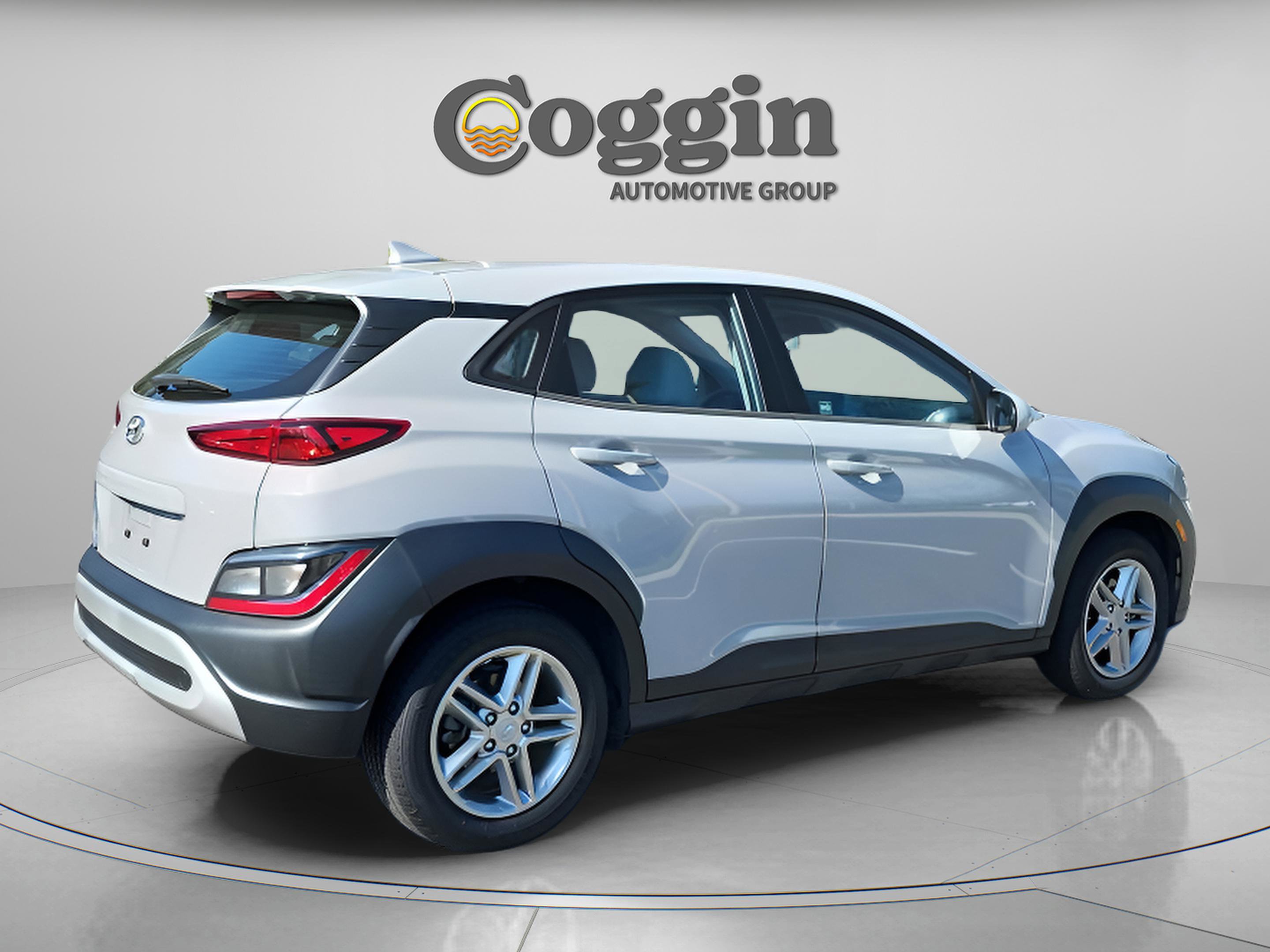 Used 2022 Hyundai Kona SE image 6