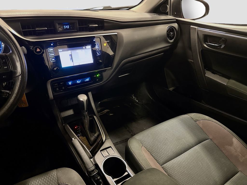 Used 2017 Toyota Corolla LE image 25