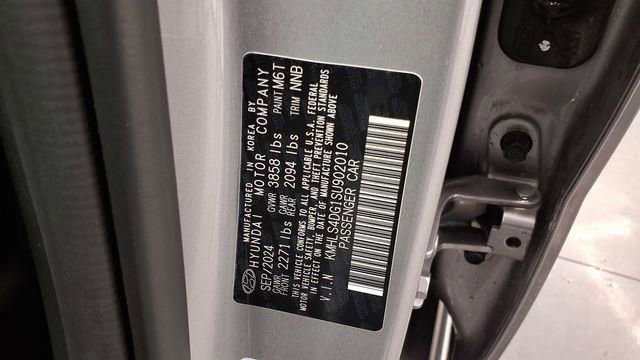 Used 2025 Hyundai Elantra SEL image 36