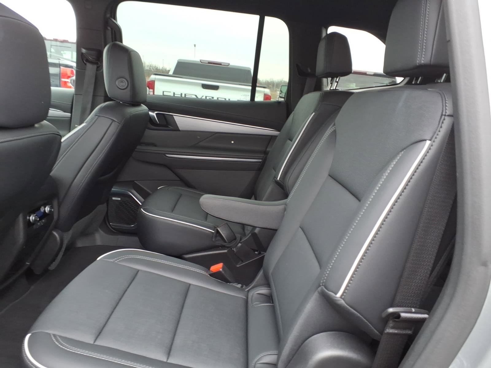 Used 2025 Buick Enclave Preferred image 13