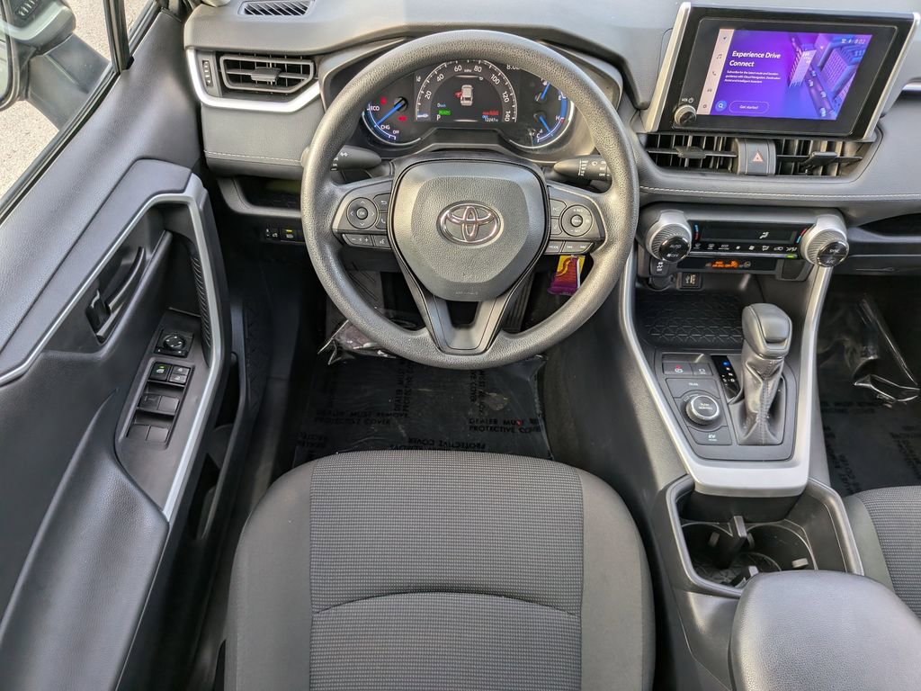 Used 2025 Toyota RAV4 LE AWD/4WD image 14