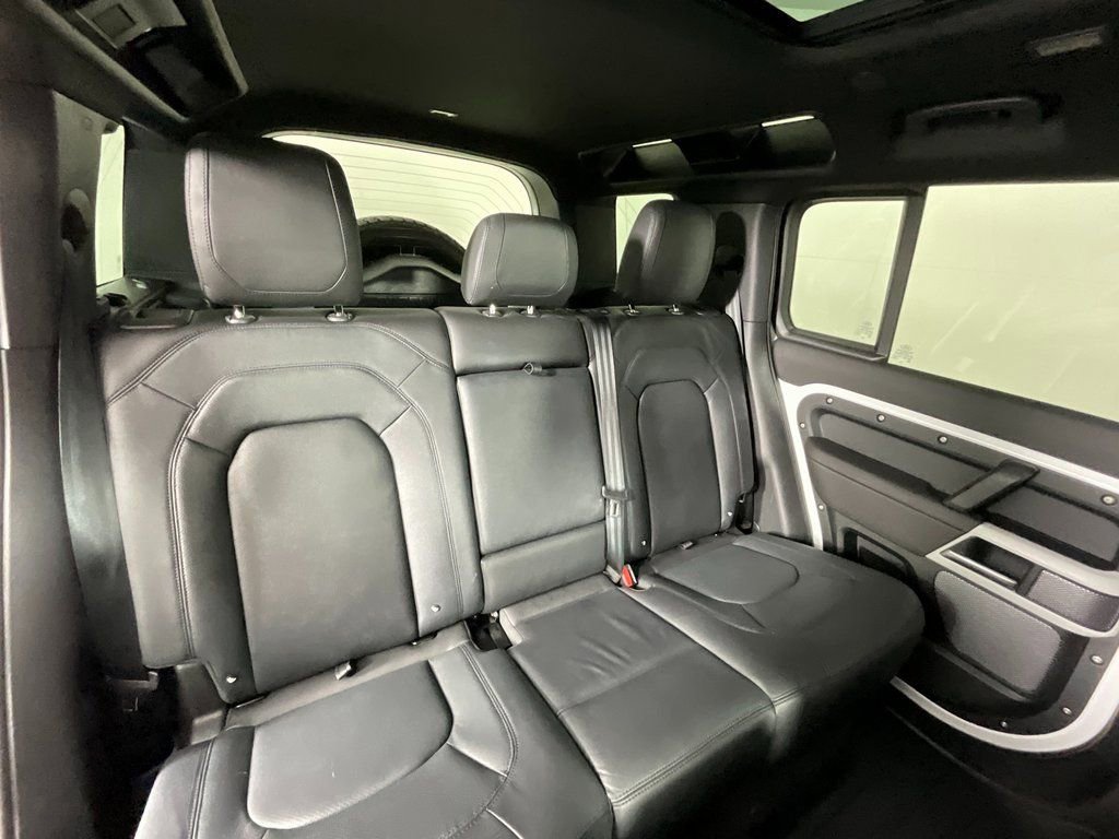 Used 2024 Land Rover Defender 110 S image 23