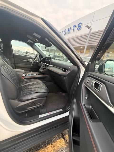 Used 2025 Ford Explorer ST-Line w/ Premium Package RWD image 11