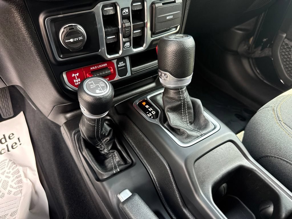 Used 2024 Jeep Wrangler Unlimited AWD/4WD image 23