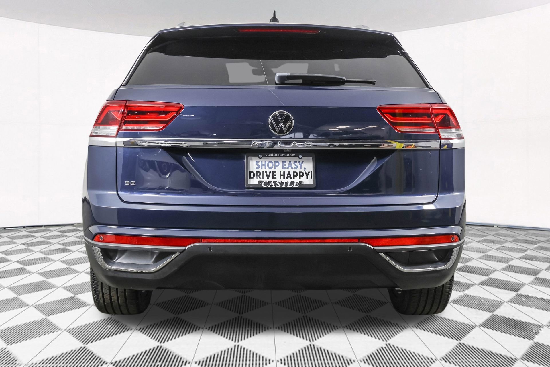 Used 2021 Volkswagen Atlas Cross Sport SE w/ 20" Black Wheels Package FWD image 16