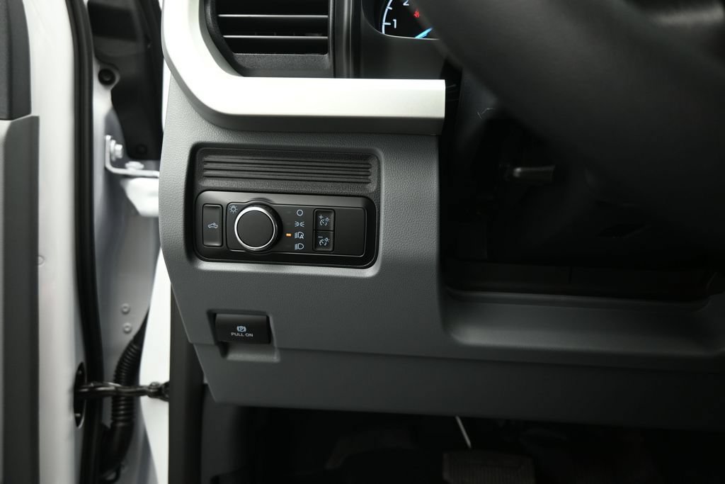 New 2026 Ford F250 XL w/ 360-Degree Camera Package RWD image 9
