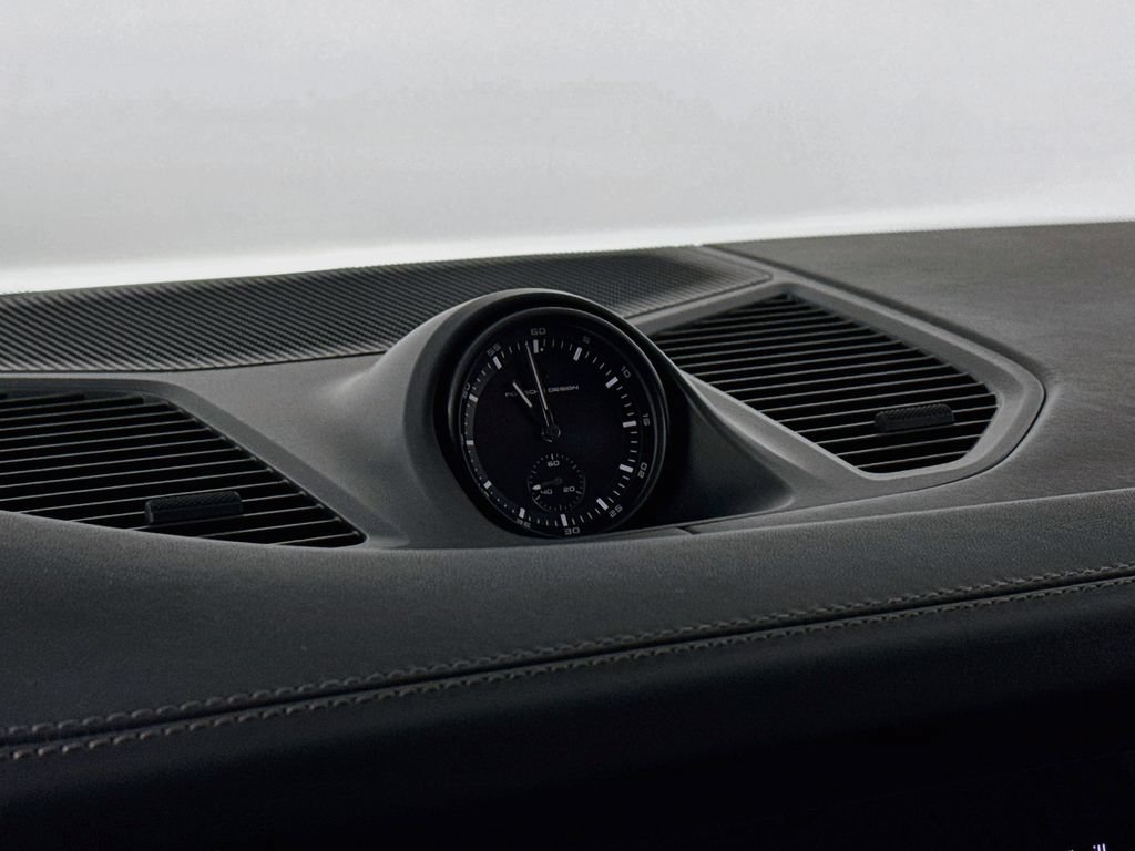 Certified 2025 Porsche Cayenne Turbo AWD/4WD image 21