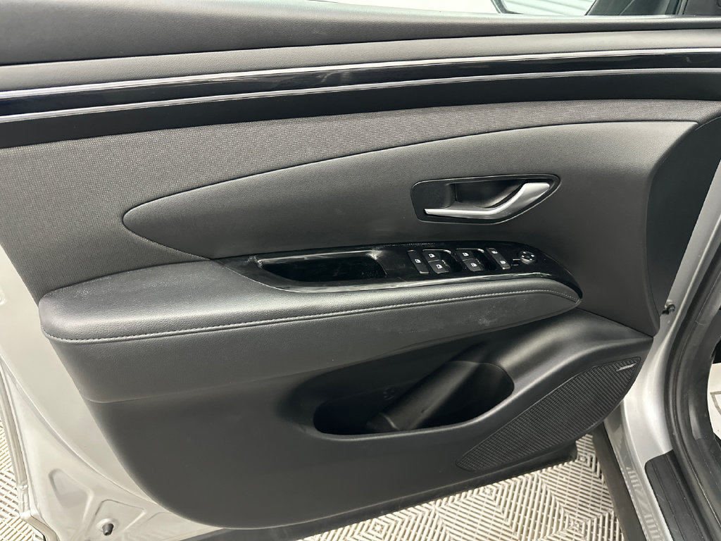 Used 2022 Hyundai Tucson SEL w/ Convenience + Premium Package FWD image 11