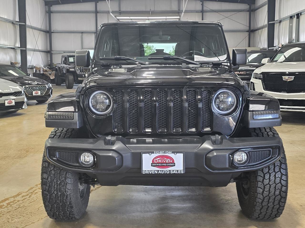 Used 2019 Jeep Wrangler Unlimited Sahara AWD/4WD image 2