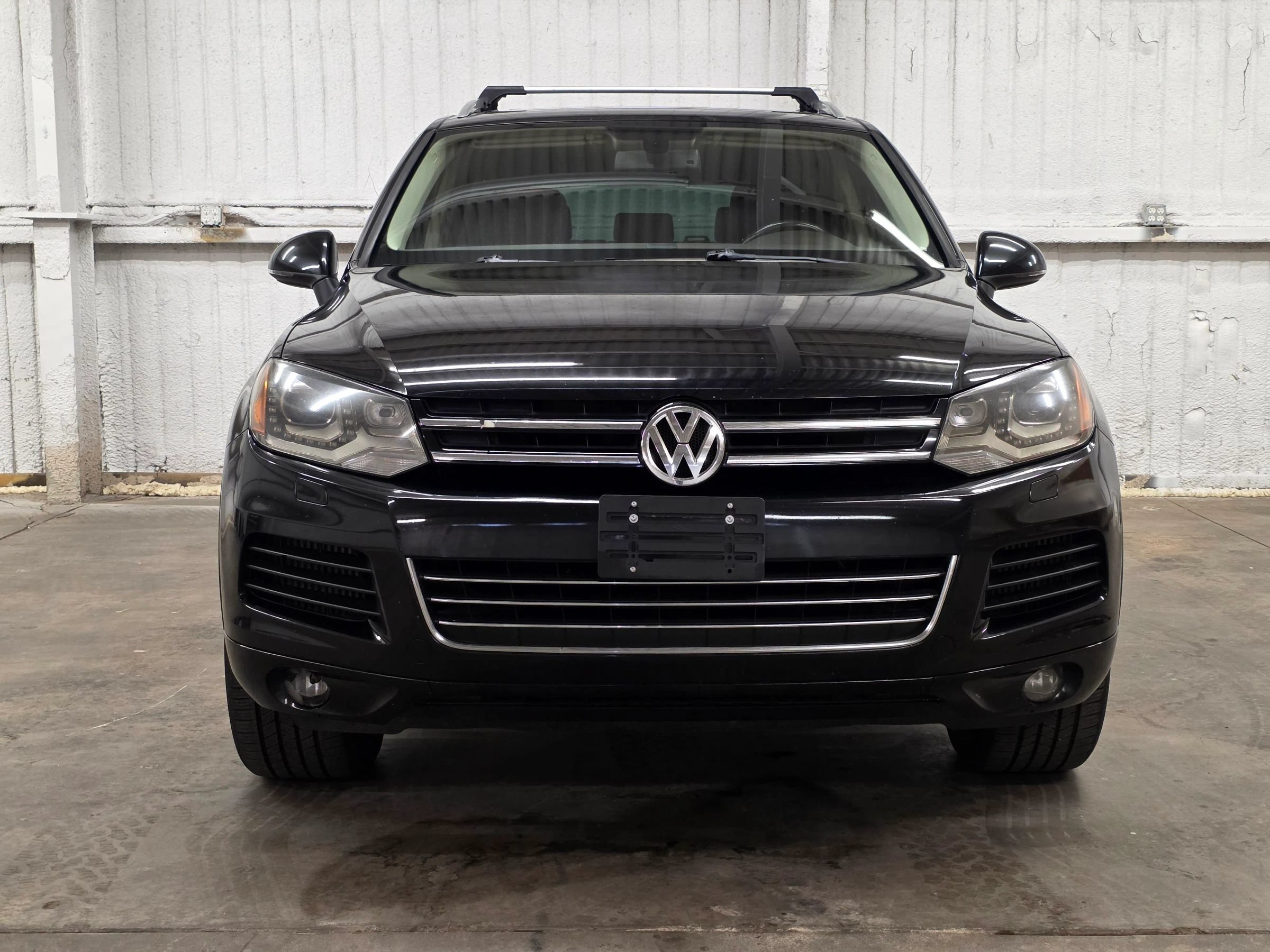 Used 2013 Volkswagen Touareg TDI AWD/4WD image 7