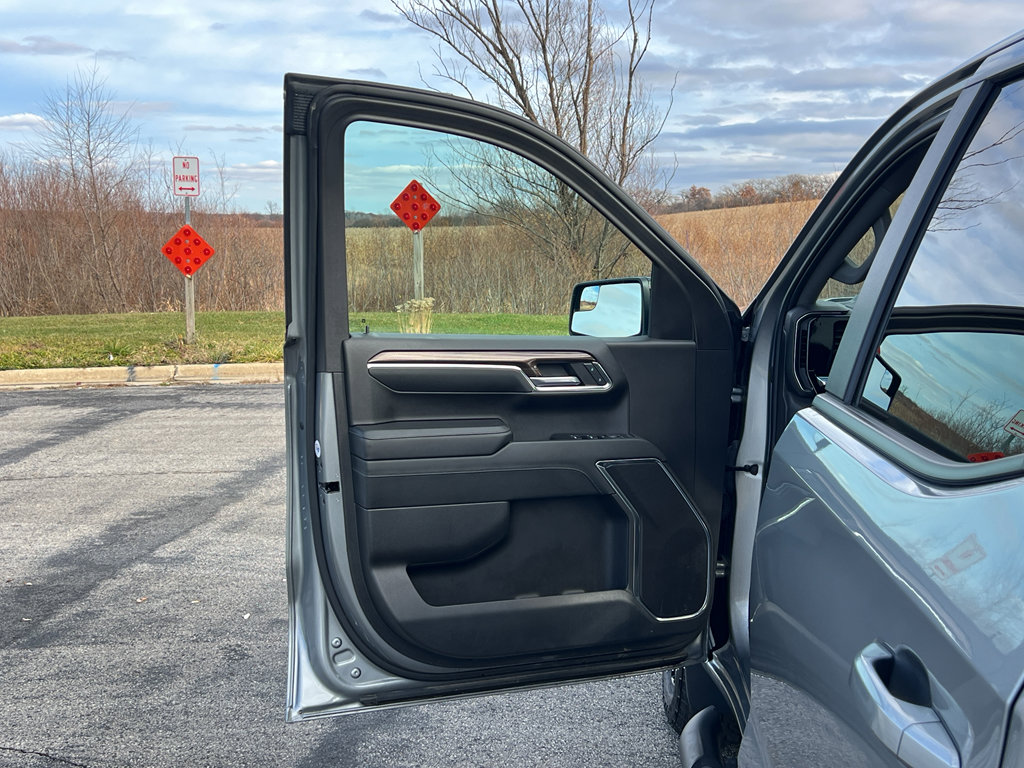 Used 2023 Chevrolet Silverado 1500 RST w/ Z71 Off-Road Package image 14