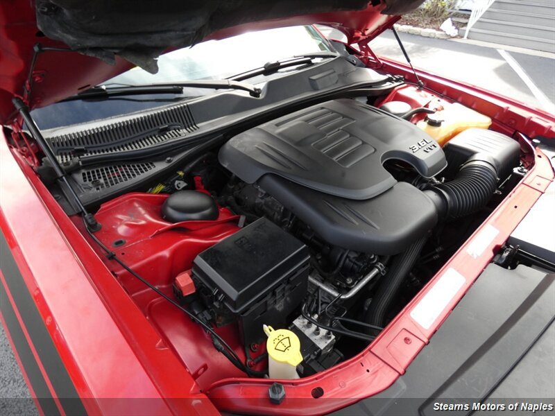 Used 2011 Dodge Challenger RWD image 7
