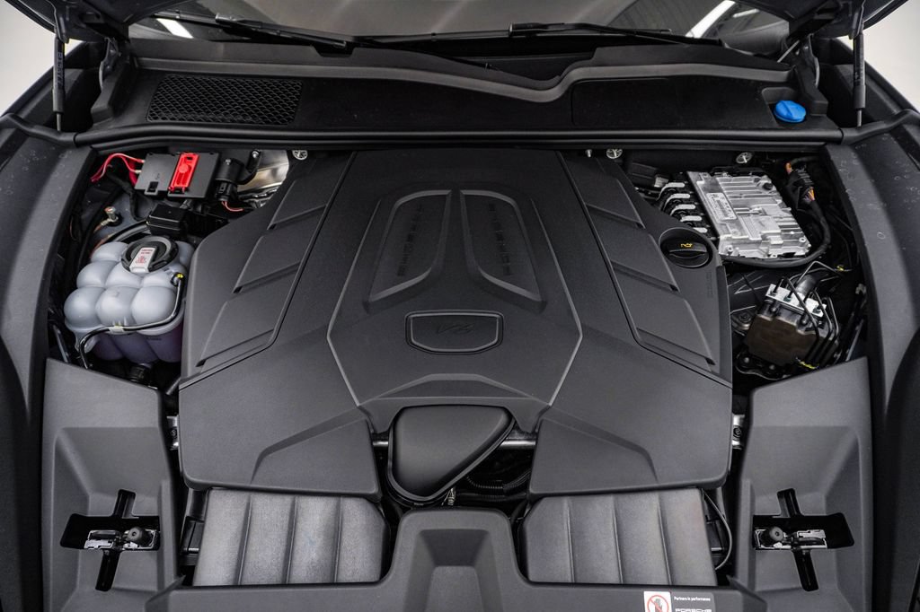 New 2026 Porsche Cayenne Coupe AWD/4WD image 29