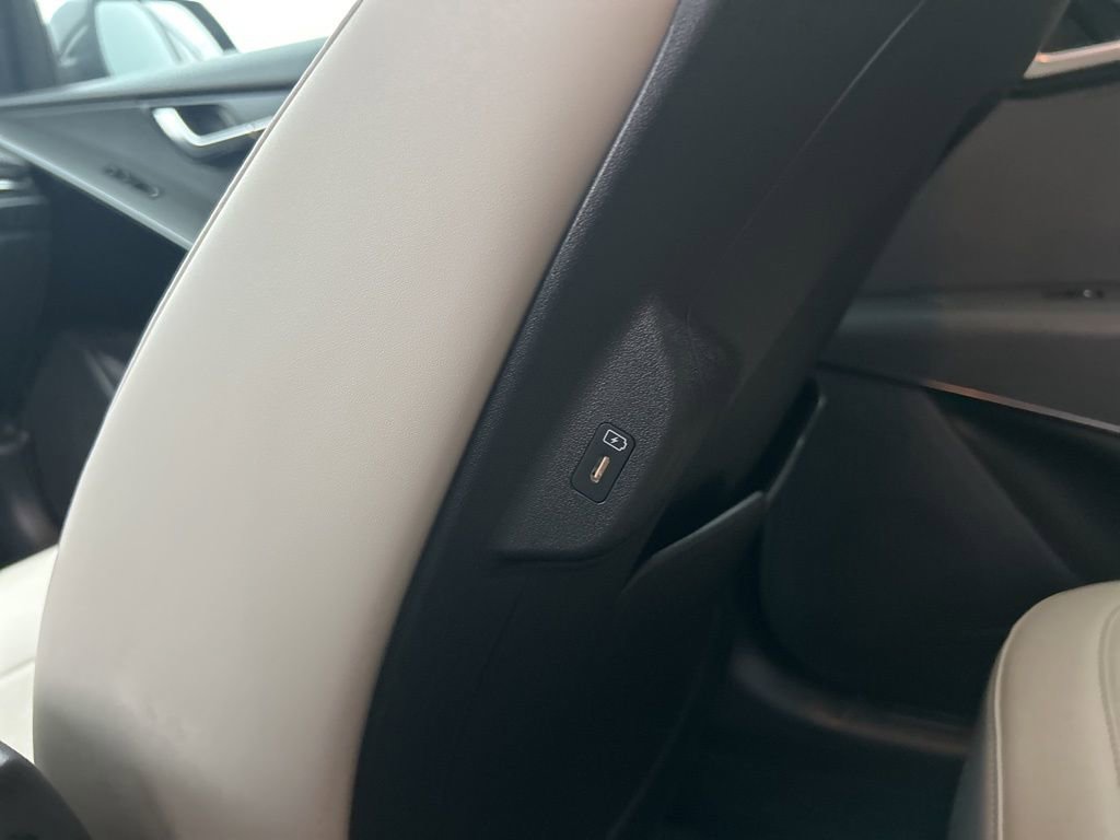 Used 2023 Kia Niro EX image 28