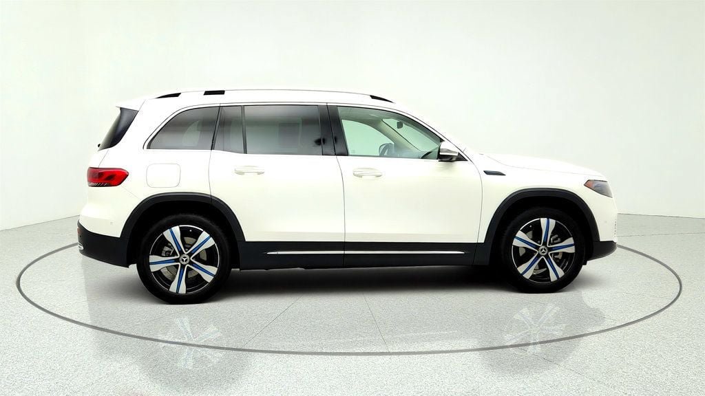 Used 2022 Mercedes-Benz EQB 300 4MATIC w/ Pinnacle Package image 4