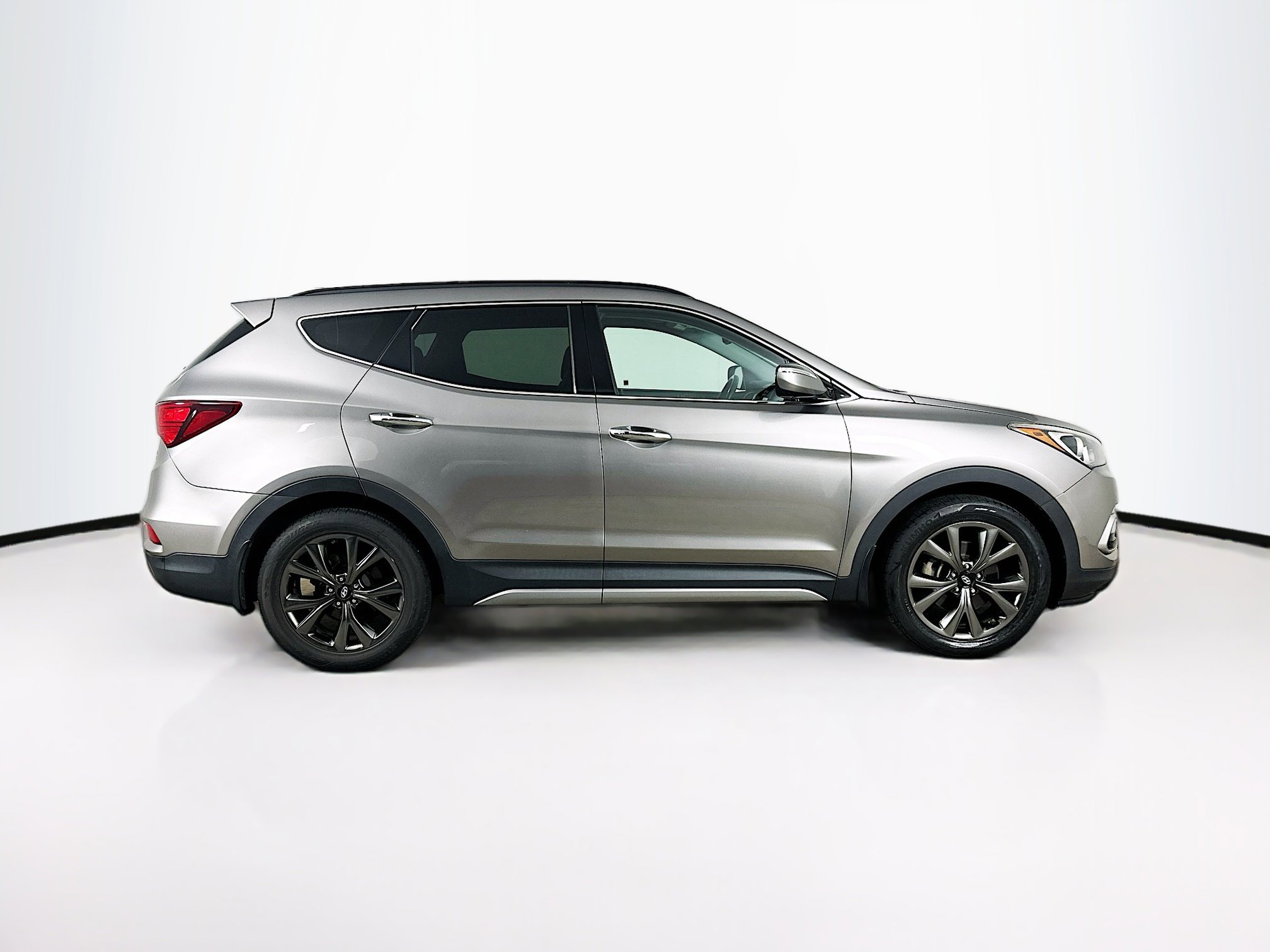Used 2018 Hyundai Santa Fe Sport w/ Cargo Package image 10