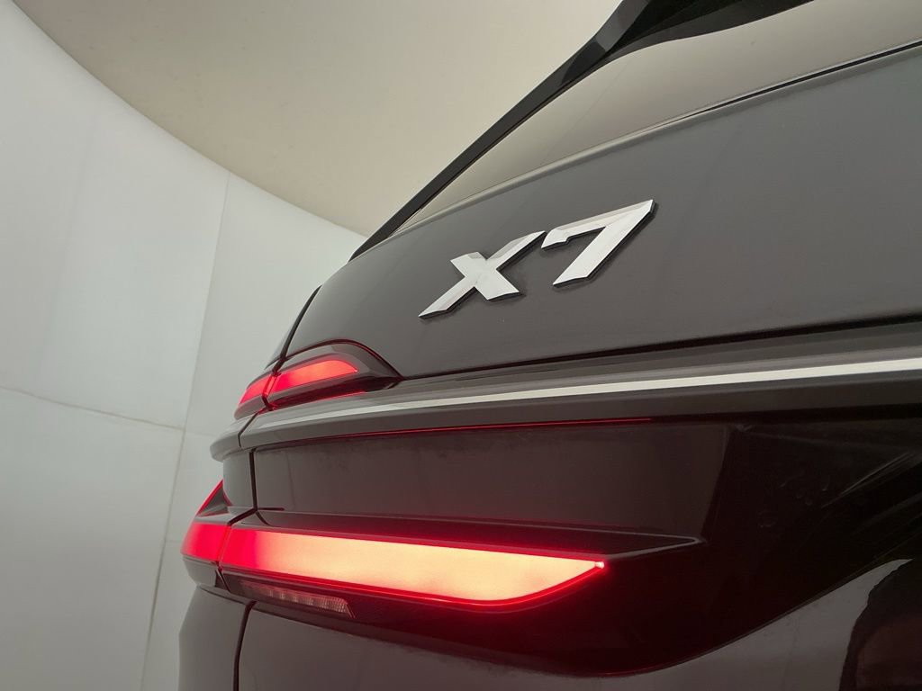 Certified 2025 BMW X7 xDrive40i image 7