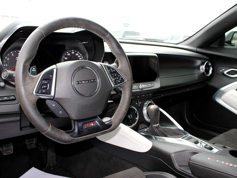 Used 2019 Chevrolet Camaro SS image 34