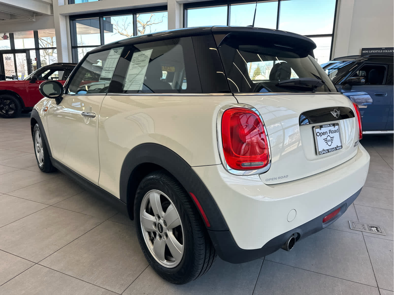 Used 2017 MINI Cooper 2-Door Hardtop image 5