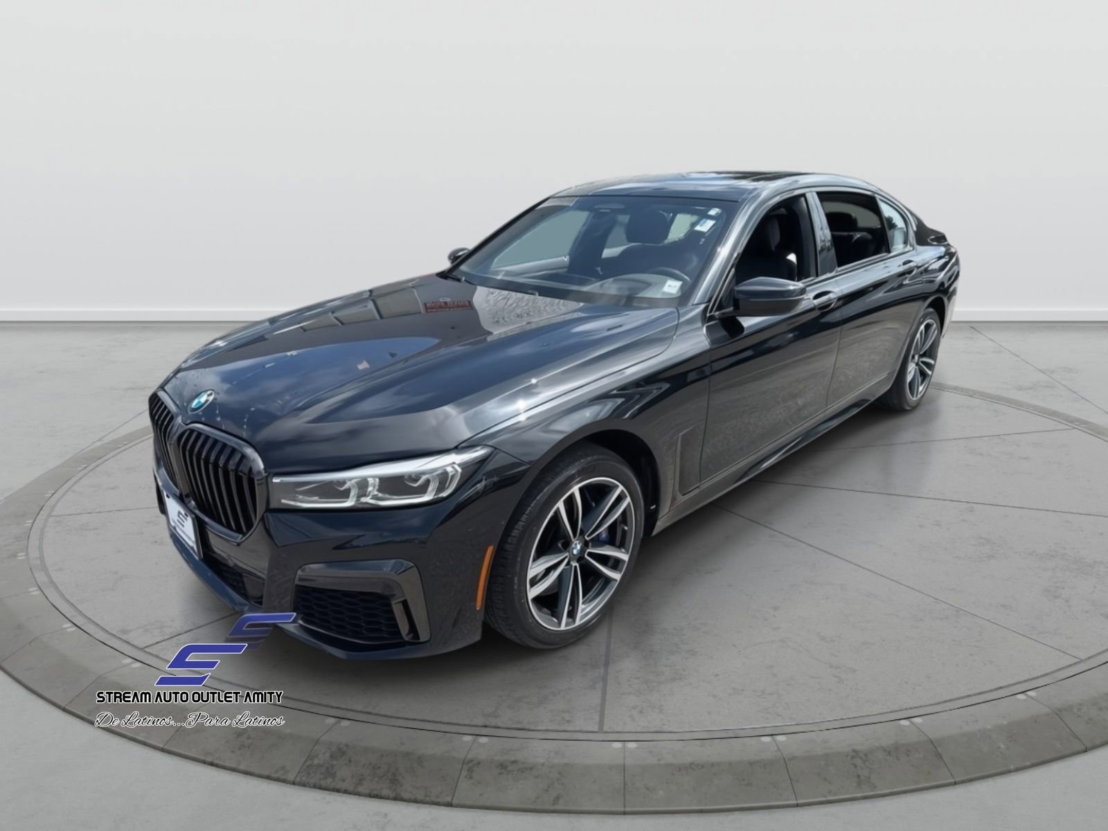 Used 2020 BMW 750i xDrive w/ M Sport Package image 3