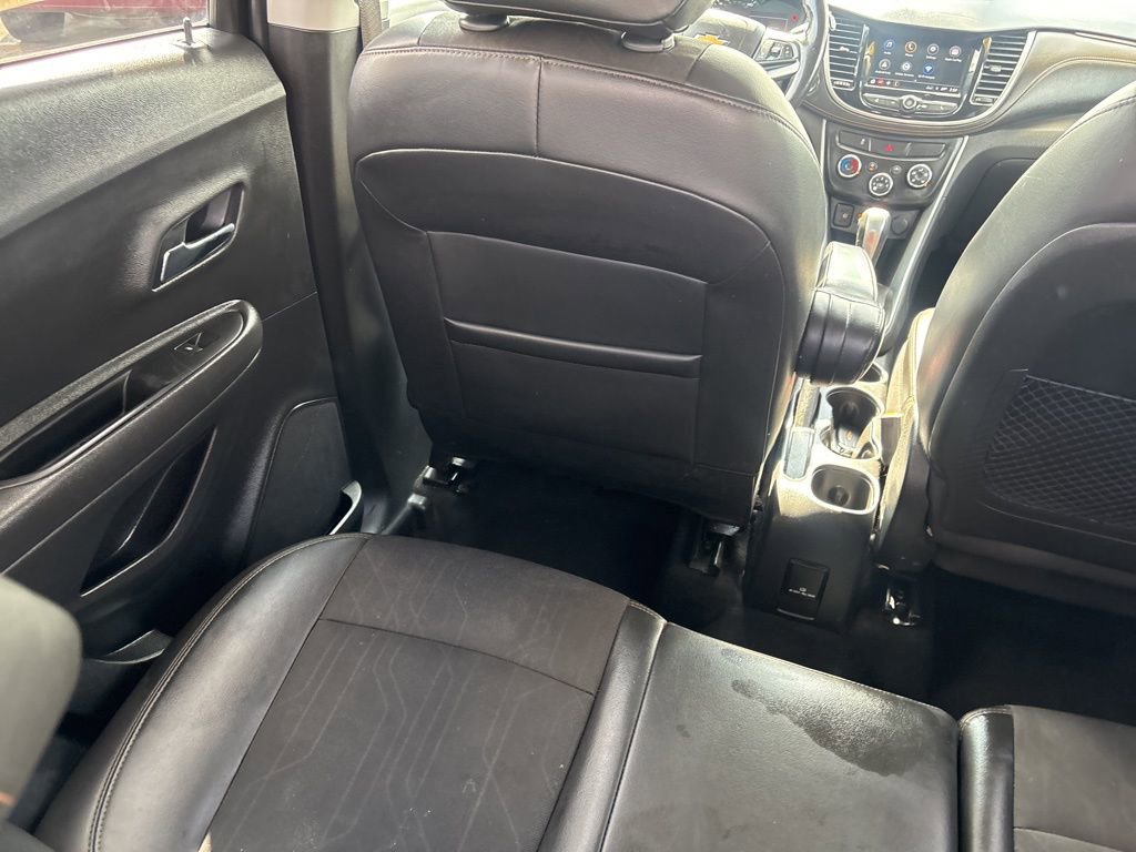 Used 2018 Chevrolet Trax LT w/ LT Convenience Package image 12