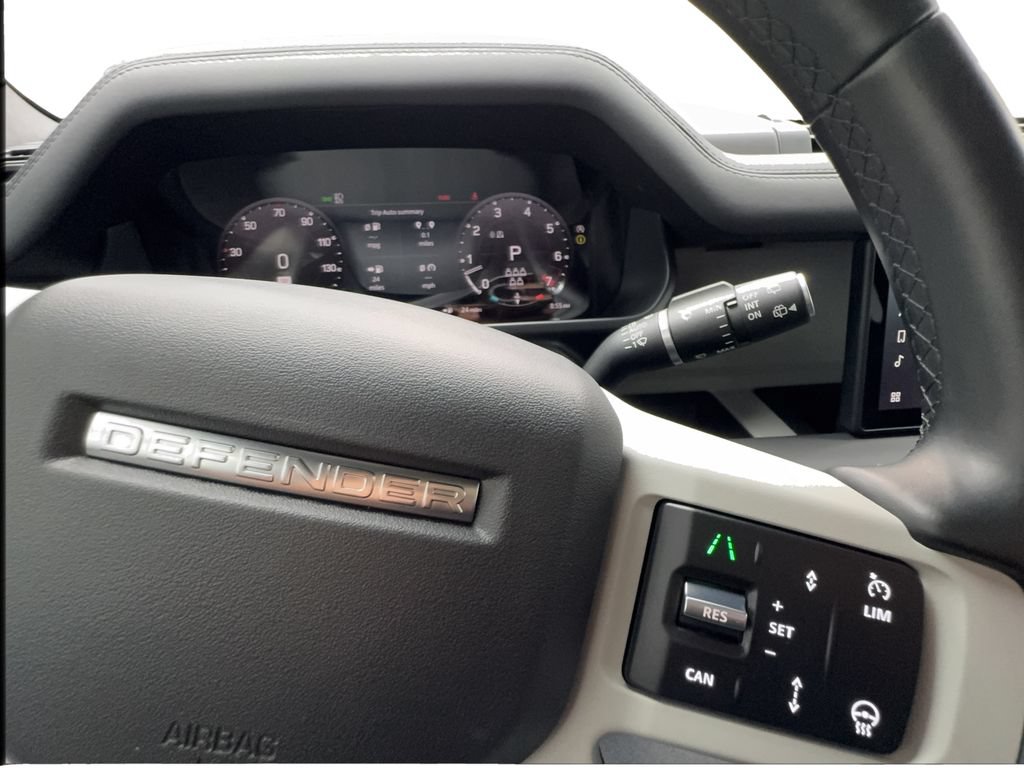 Used 2024 Land Rover Defender 110 X-Dynamic SE AWD/4WD image 41