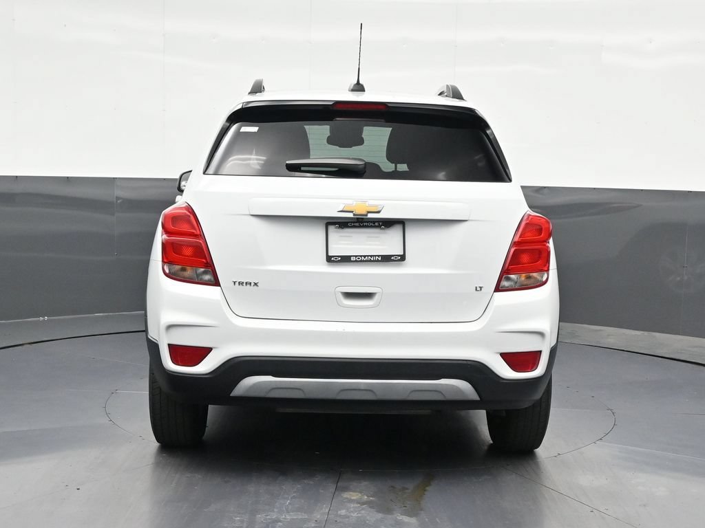 Used 2020 Chevrolet Trax LT w/ LT Convenience Package FWD image 4