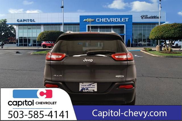 Used 2016 Jeep Cherokee Latitude w/ Cold Weather Group image 3