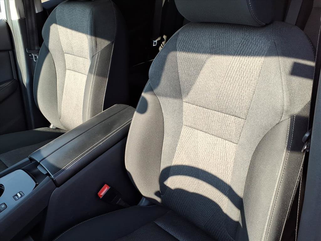 Used 2025 Nissan Rogue SV FWD image 17