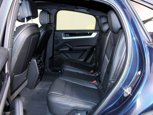 Certified 2024 Porsche Cayenne Coupe image 22